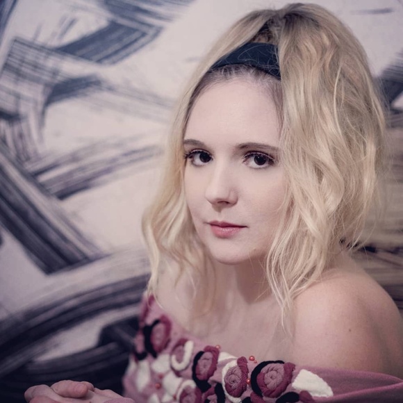 Meet Your Posher, Jennifer - Picture 4 of 9